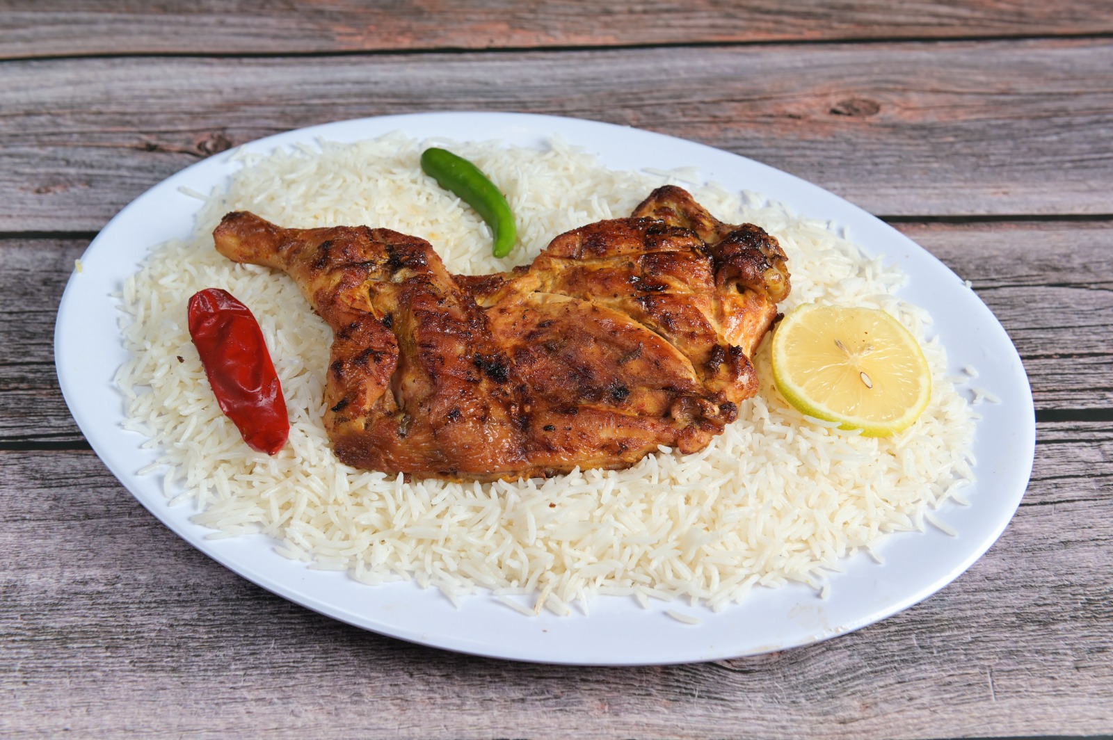 نصف فحم رز مندي مثلوثة